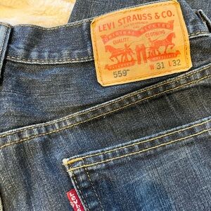 Men’s 31X32 Levi’s 559 relaxed straight fit jeans